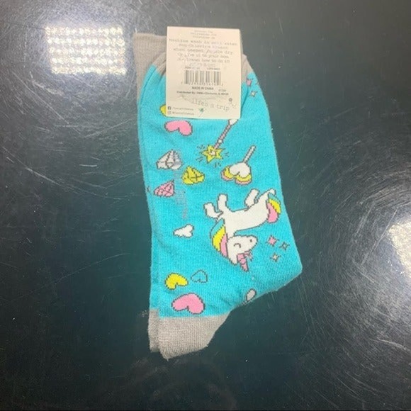 TWO LEFT FEET.  Unisex Women's 10-12.5 Men's 8.5-13 Unicorn Print Socks NWT - Picture 4 of 6